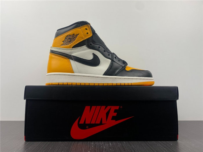 Jordan1 Retro high OG 555088-711