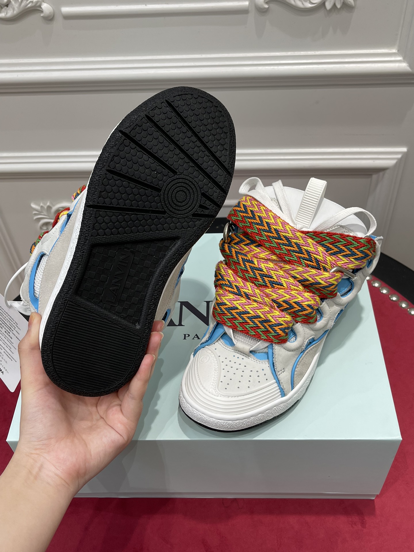 Lanvon Leather Curb,