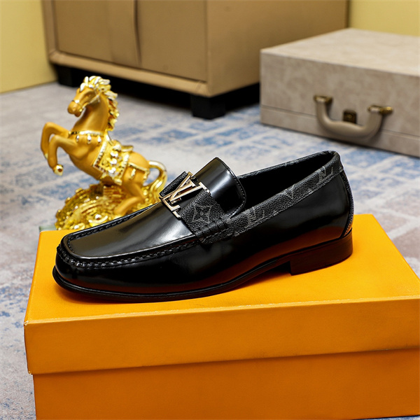 Lv Loafer 018