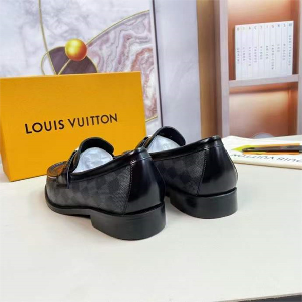 Lv Loafer 048