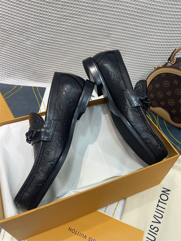 Lv Loafer 054