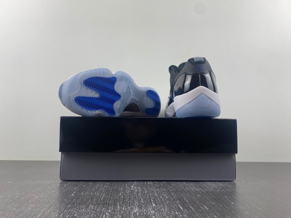 Air Jordan 11 Space Jam FV5104-004