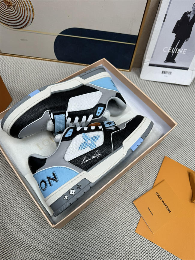 Lv Trainer Sneaker 22