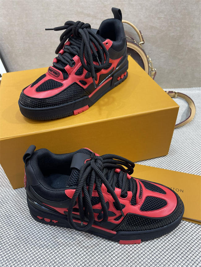 Lv Trainer Sneaker 30