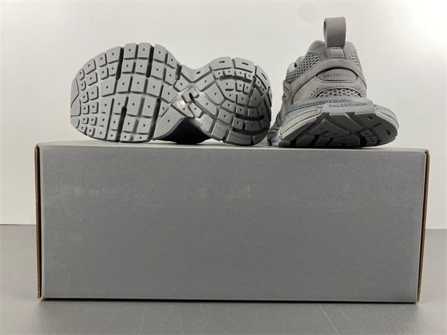 Balenciaga 3XL 230 759693 W3XLH 0210