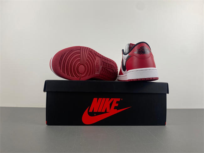 Air Jordan 1 Retro Low Chicago 705329-600