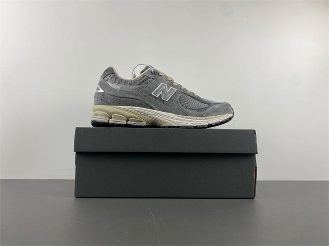 New Balance 2002R Shadow Grey M2002RANM