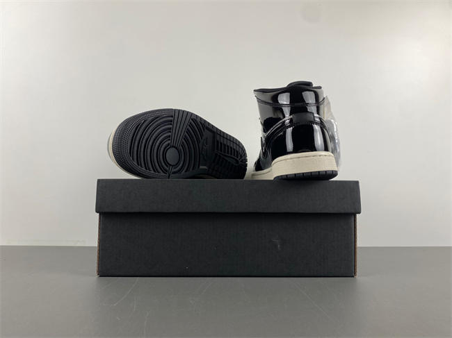 Air Jordan 1 Mid SE Black Metallic Silver Sail Metallic Gold FZ39380-001