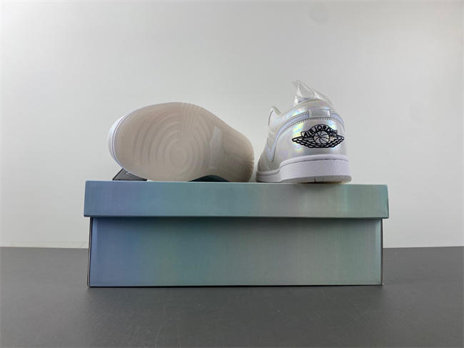 Air Jordan 1 Low SE “CNY” HF4080-001