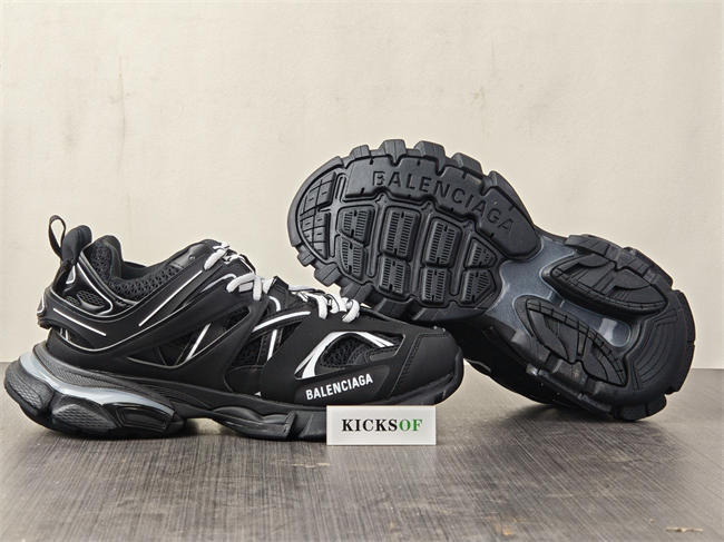 BLCG TRACK SNEAKER 542023 W1GB1 2045 with LED