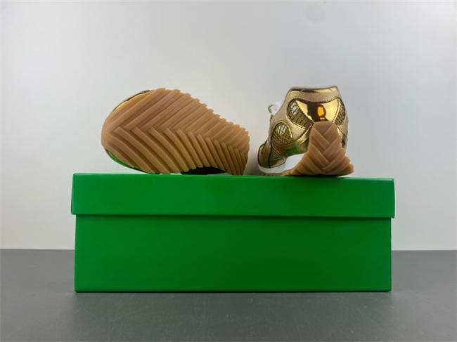 Bottega Veneta Orbit Star Anise BV