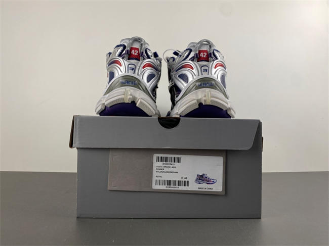 7.5 Balenciaga Runner