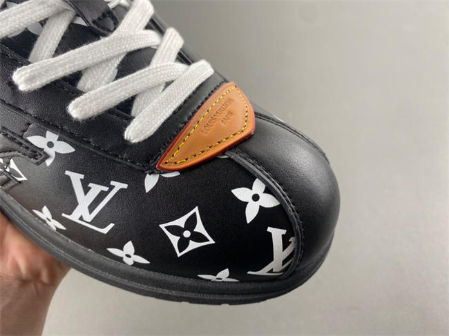 Louis Vuitton LV