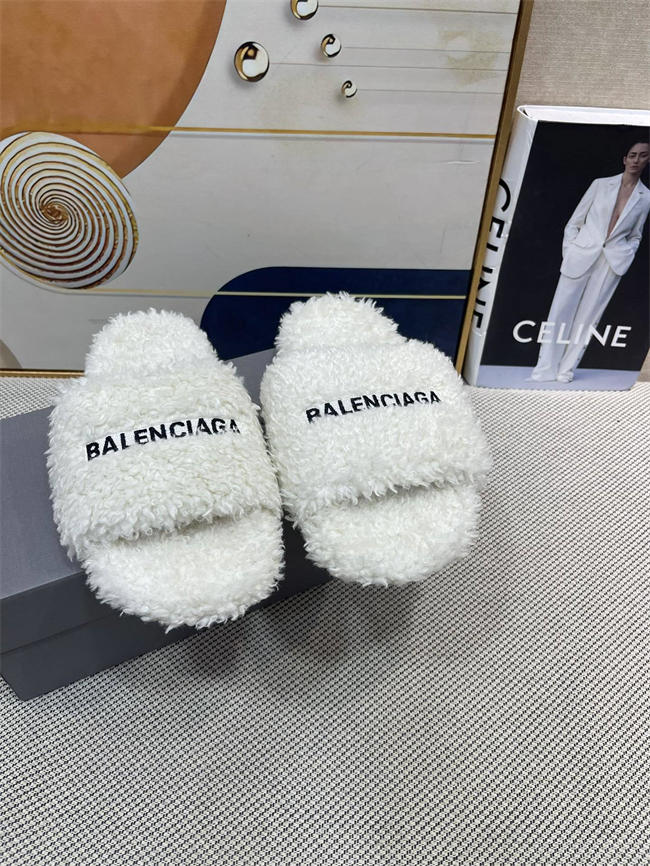 BLCG SLIPPERS