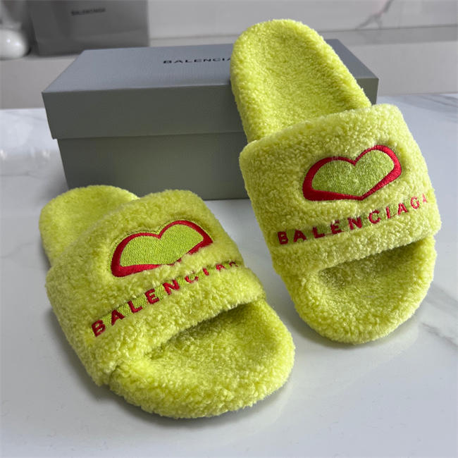 BLCG SLIPPERS