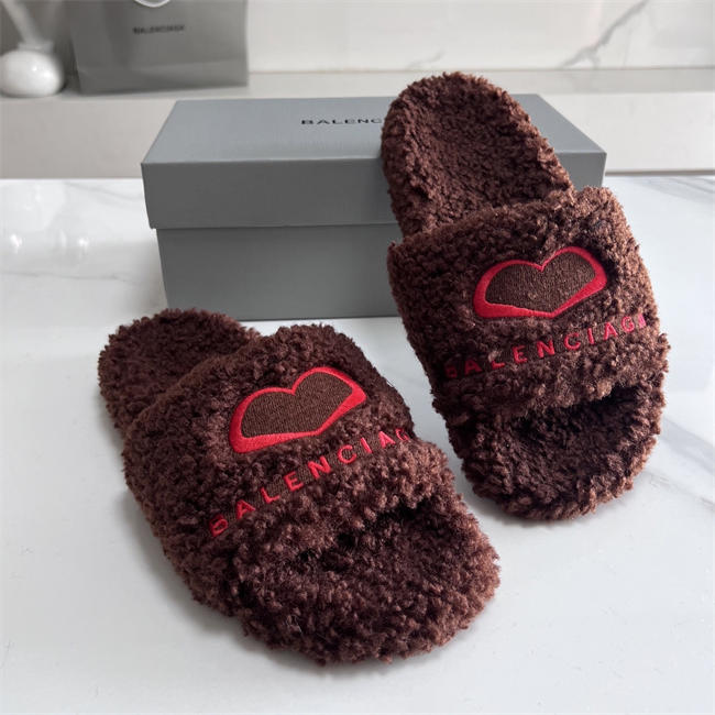 BLCG SLIPPERS