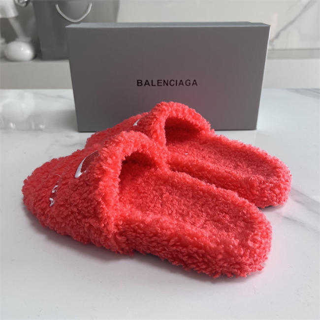 BLCG SLIPPERS
