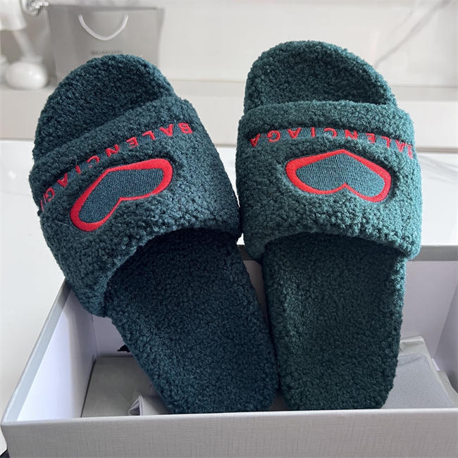 BLCG SLIPPERS