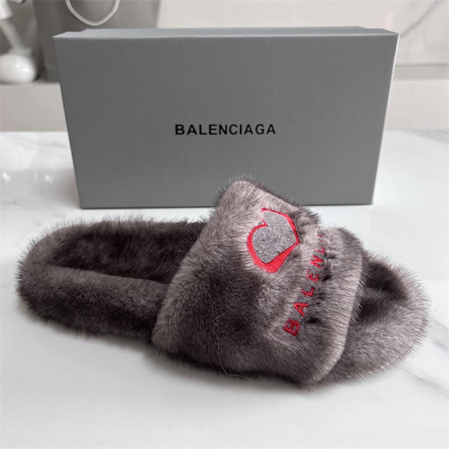 BLCG SLIPPERS