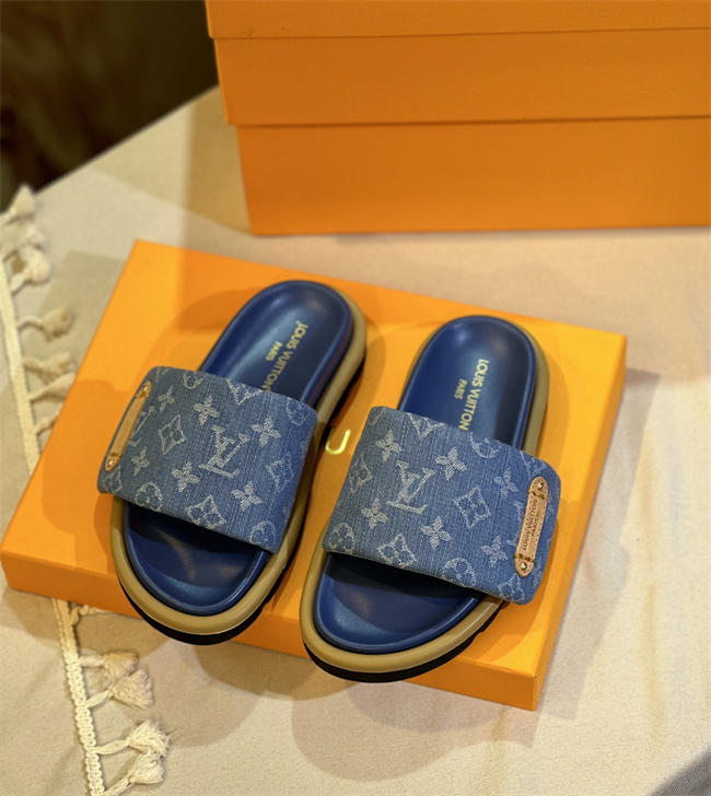 LV SLIPPERS