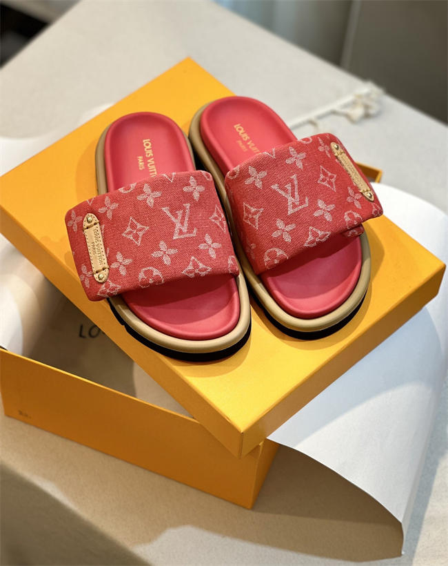 LV SLIPPERS