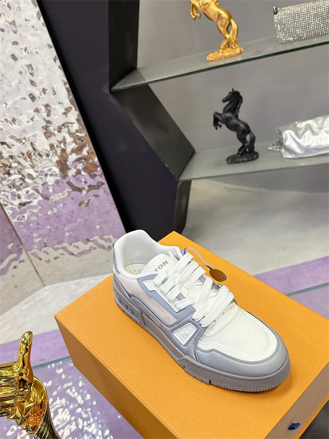 Lv Trainer Sneaker