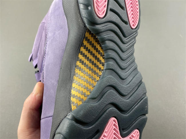 Air Jordan 11 “Las Vegas”